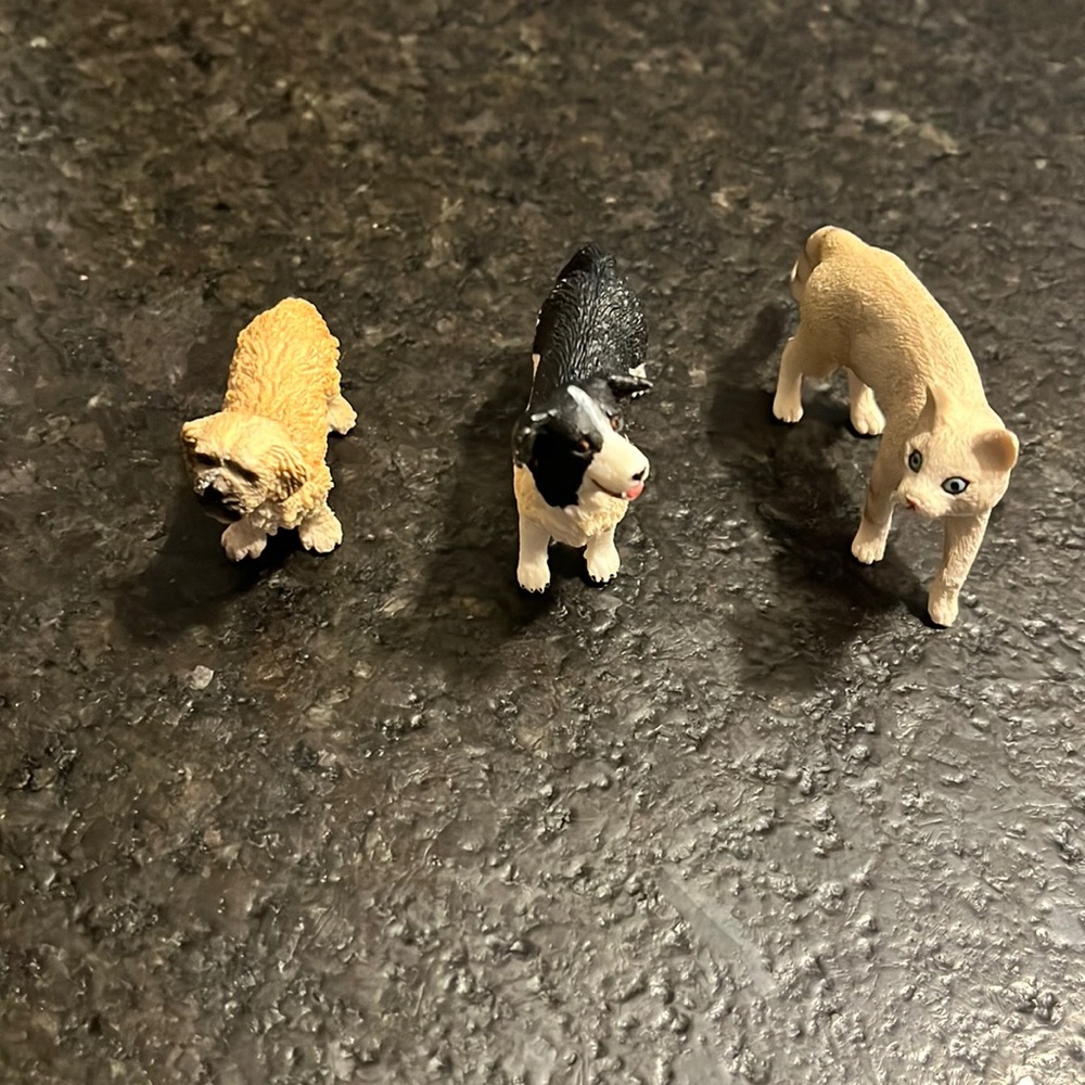 Schleich cat and dog figurines